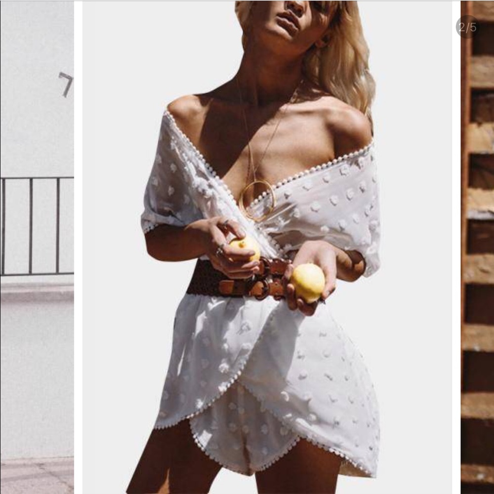 V-neck Overlay Dot Print Design Playsuit in White - Picture 2 of 5